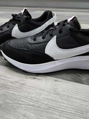 Nike Waffle Debut in the black and white colorway